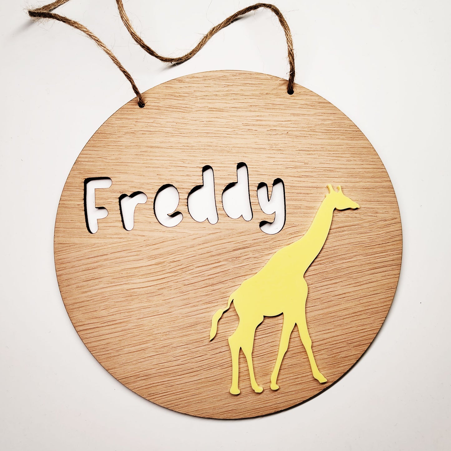 Personalised Giraffe Name Sign – Custom Bedroom Wall Hanging, Animal-Themed Kids Room Décor